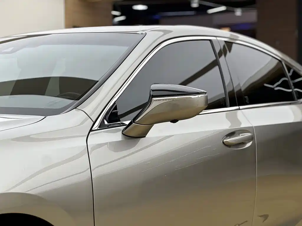 Lexus ES — миниатюра 6