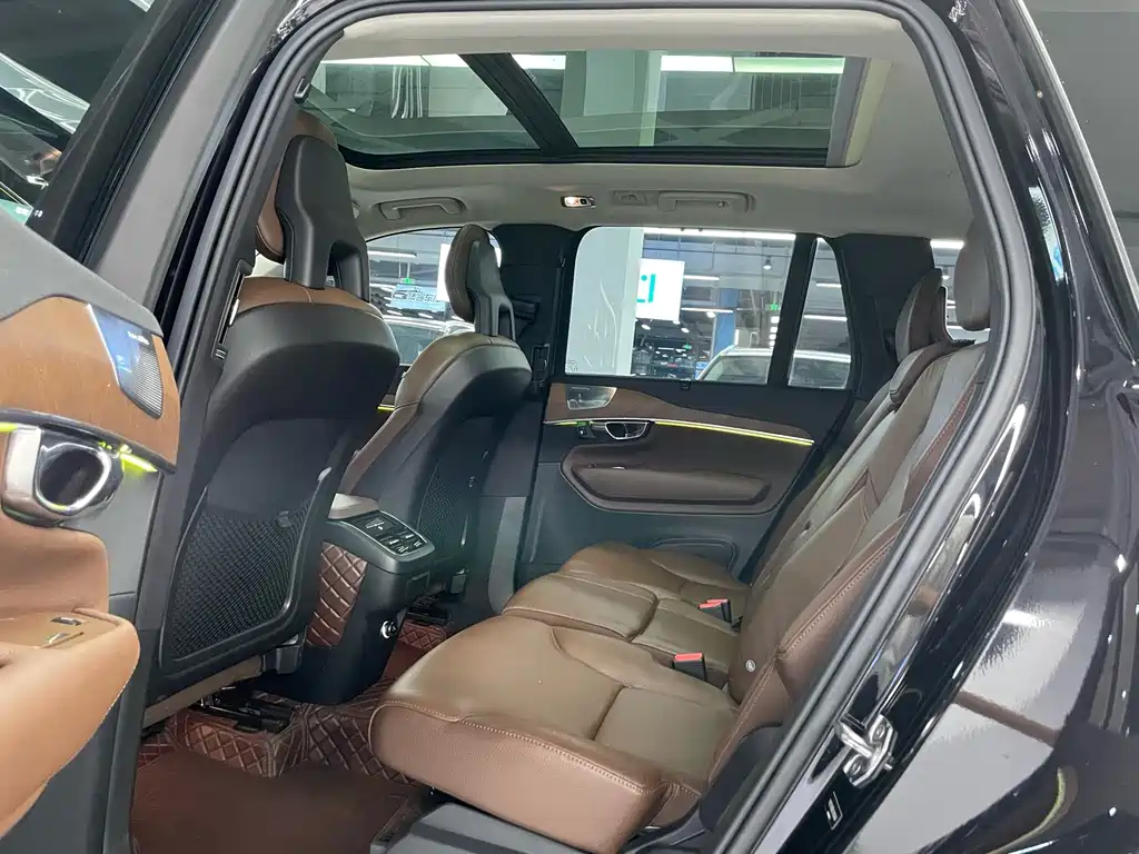 Volvo XC90 — миниатюра 6