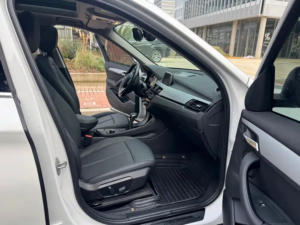 BMW X1 — миниатюра 11