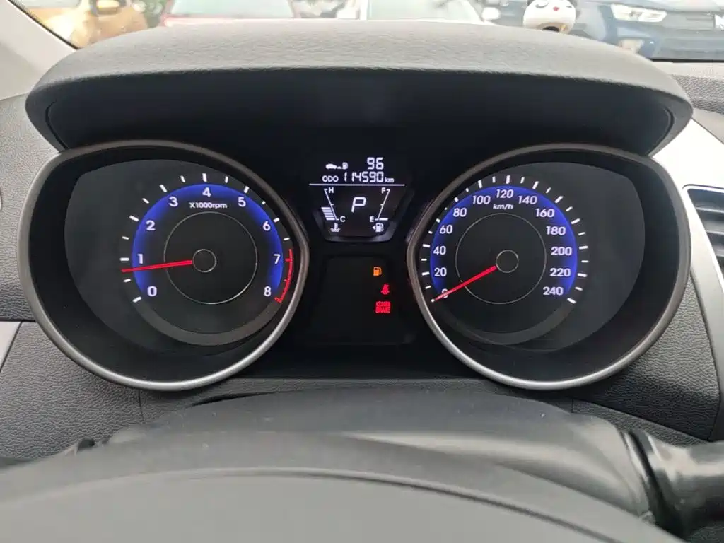 Hyundai Elantra Langdong — миниатюра 12