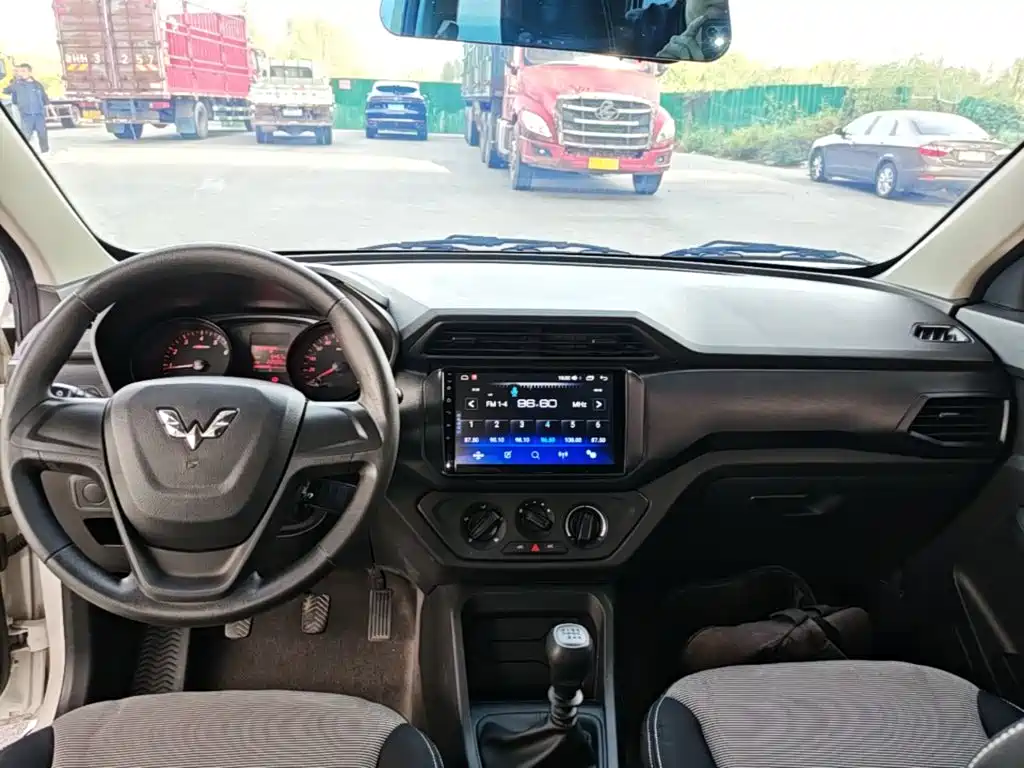 Wuling Hongguang — миниатюра 10