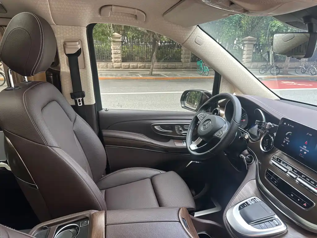 Mercedes-Benz V-Class — миниатюра 13