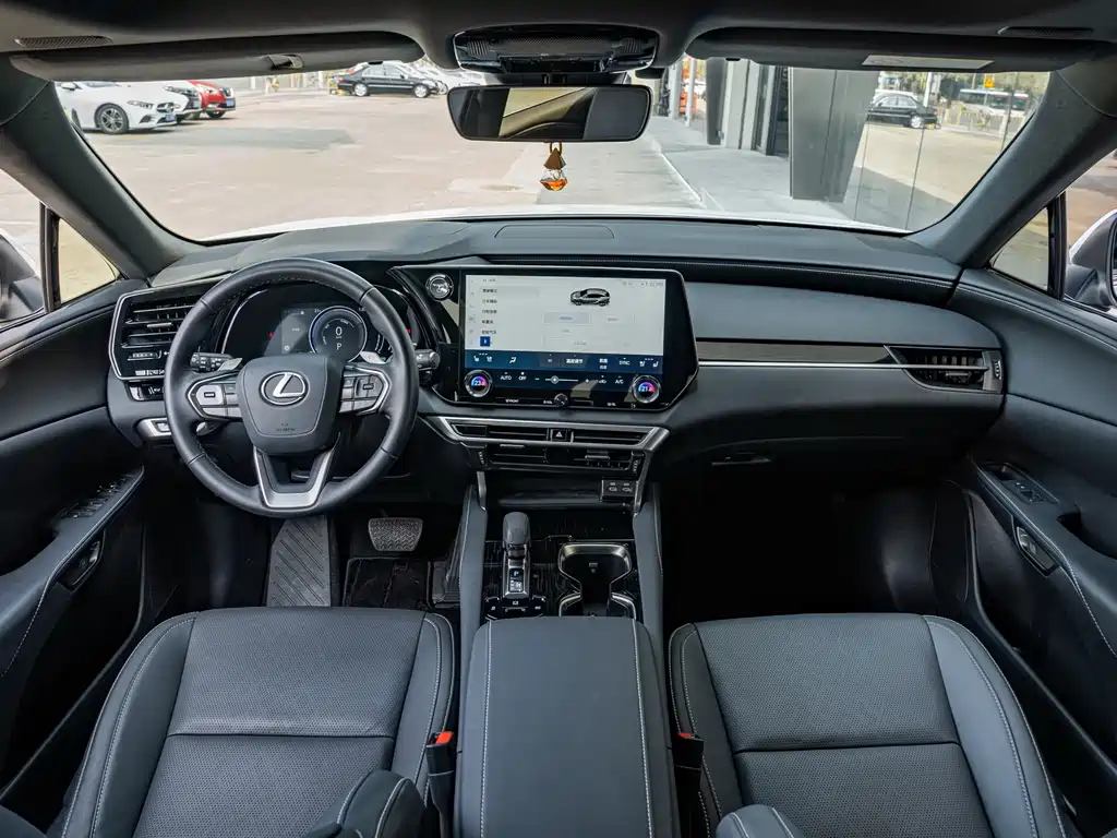 Lexus RX — миниатюра 13