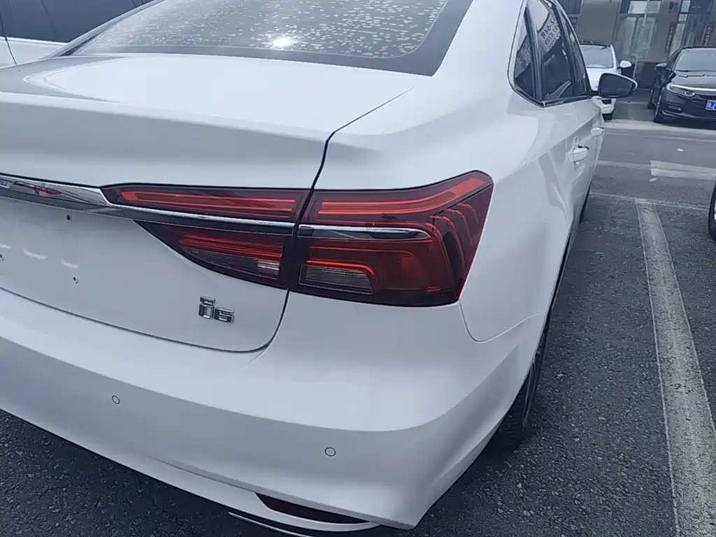 Roewe i6 Classic — миниатюра 8