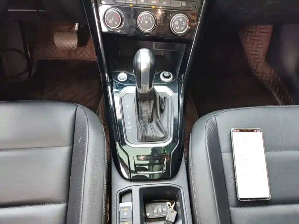 Volkswagen T-Roc — миниатюра 14