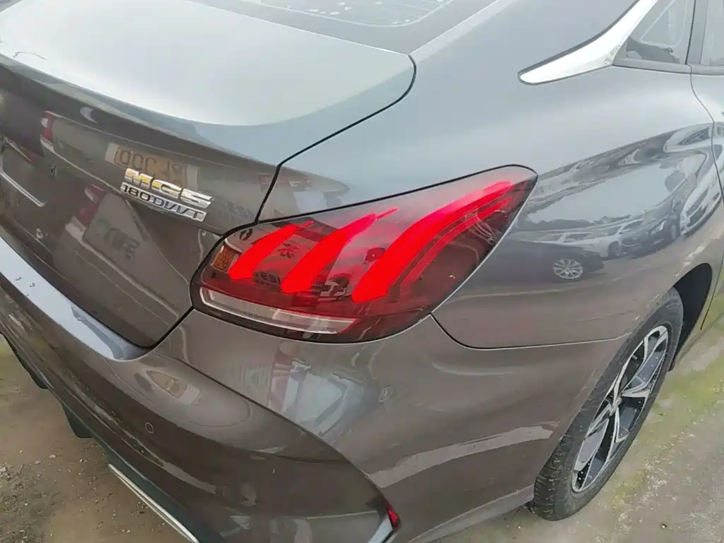 MG MG5 — миниатюра 8