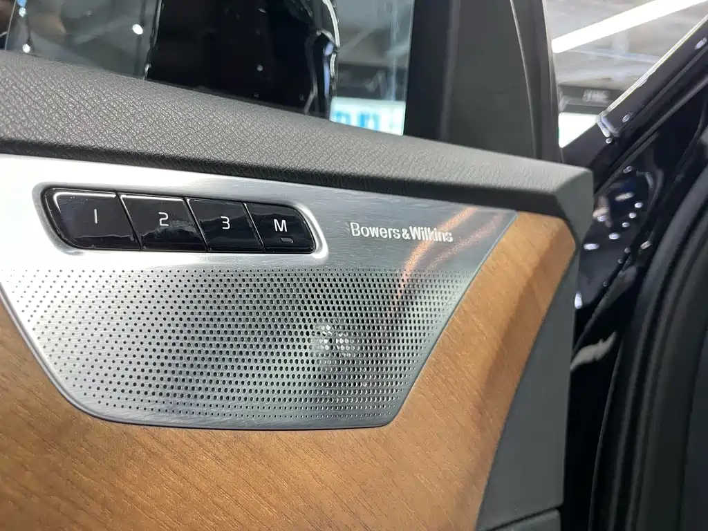 Volvo XC90 — миниатюра 4