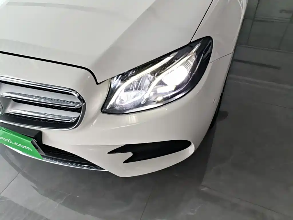 Mercedes-Benz E-Class — миниатюра 24