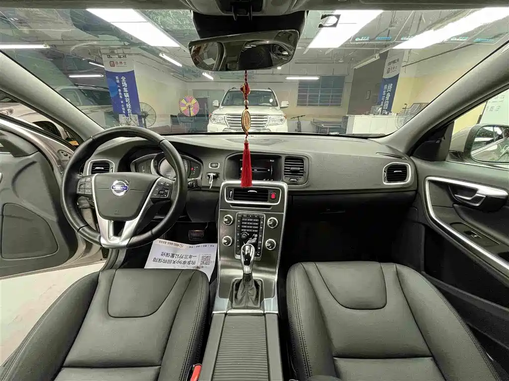 Volvo S60 — миниатюра 3