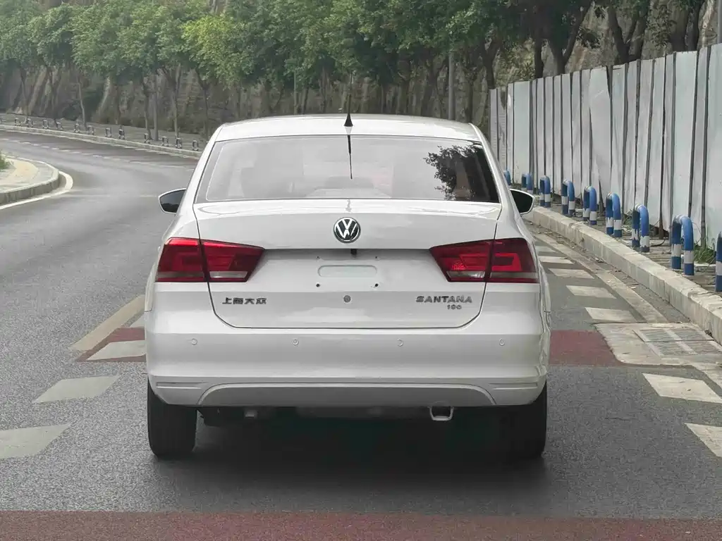 Volkswagen Santana — миниатюра 9