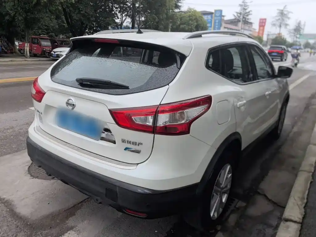 Nissan Qashqai — миниатюра 7