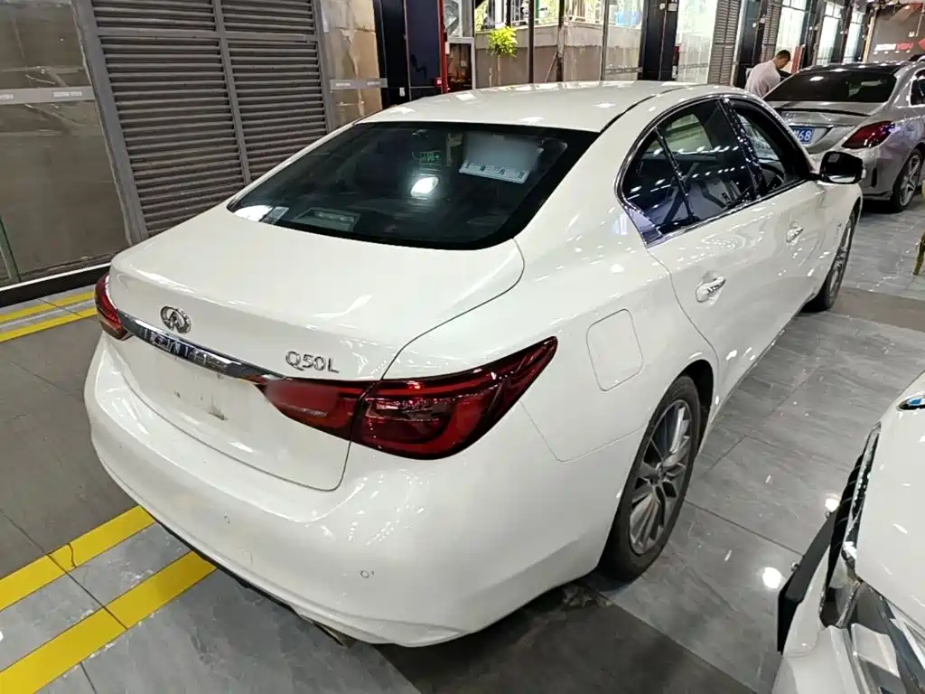 Infiniti Q50L — миниатюра 7