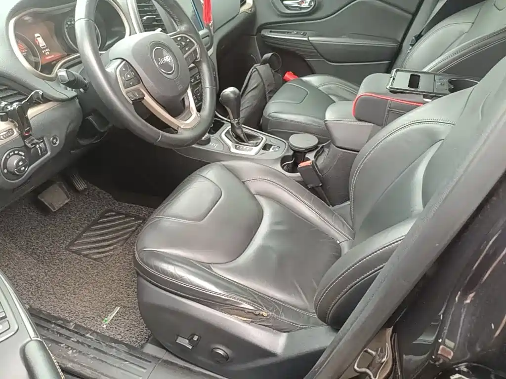 Jeep Cherokee — миниатюра 15