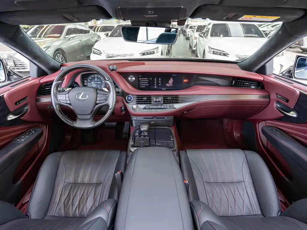 Lexus LS — миниатюра 13