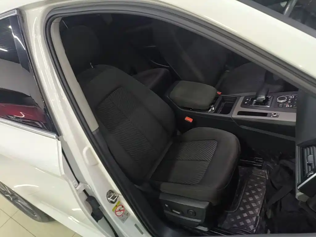 Audi Q5L — миниатюра 25