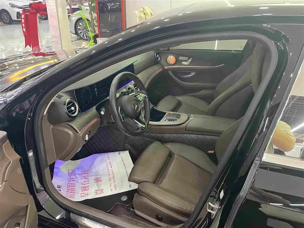 Mercedes-Benz E-Class — миниатюра 7
