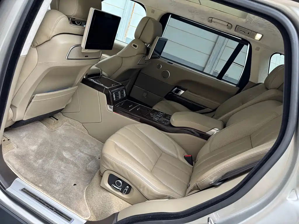 Land Rover Range Rover — миниатюра 9