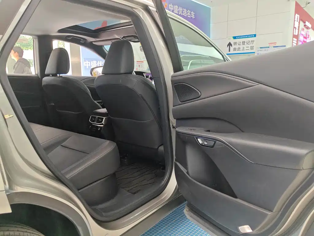 Lexus RX — миниатюра 11