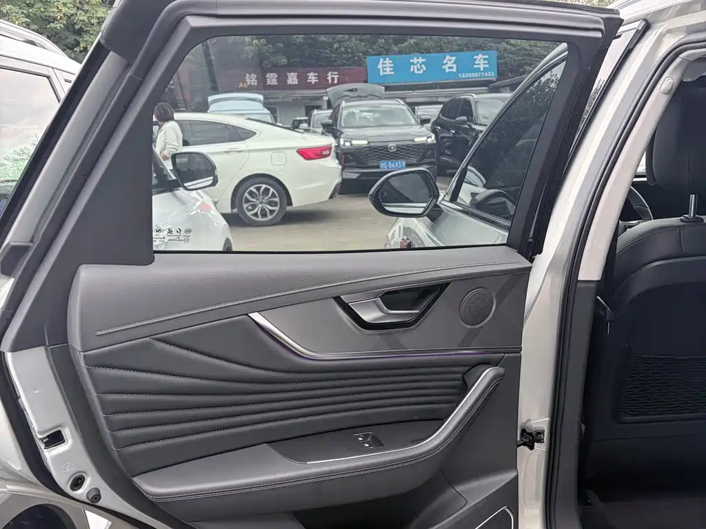 Hongqi Hongqi HS5 — миниатюра 9
