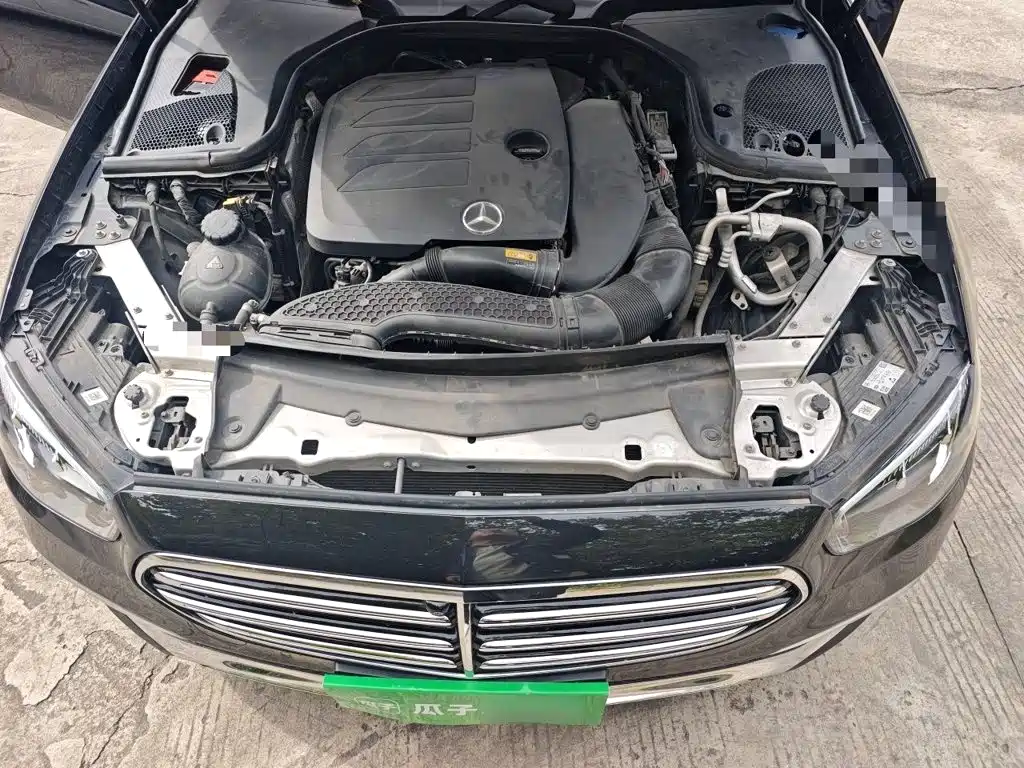 Mercedes-Benz E-Class — миниатюра 16