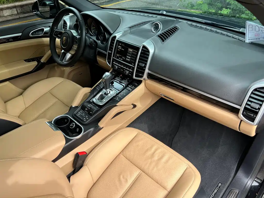 Porsche Cayenne Hybrid — миниатюра 10