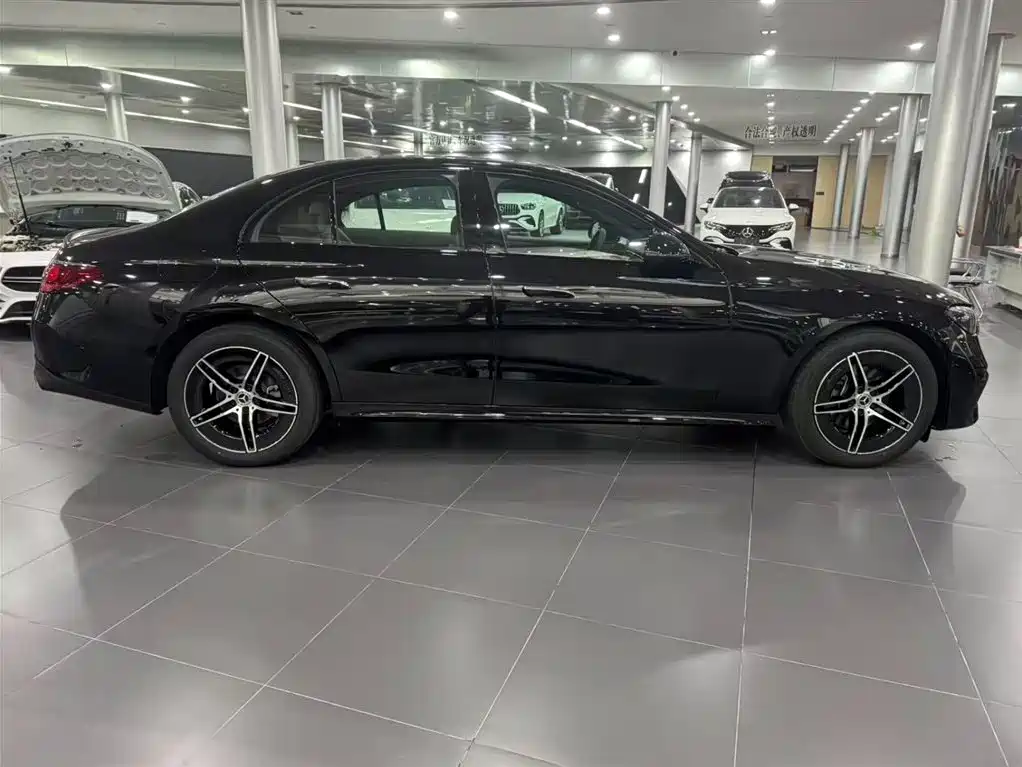 Mercedes-Benz E-Class (Import) — миниатюра 6