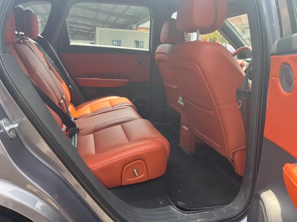 Hongqi HS6 PHEV 2026 220
