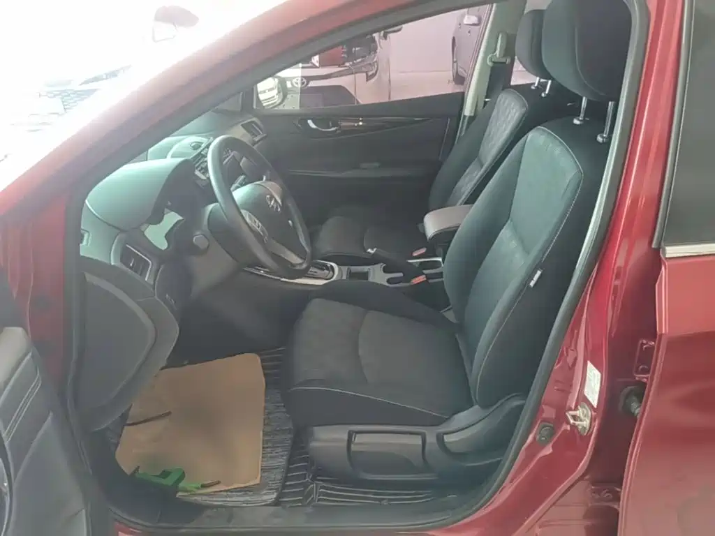 Nissan Tiida — миниатюра 15