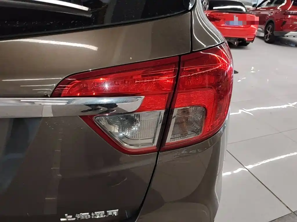 Buick Envision Plus — миниатюра 8