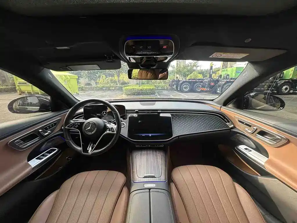 Mercedes-Benz E-Class — миниатюра 7