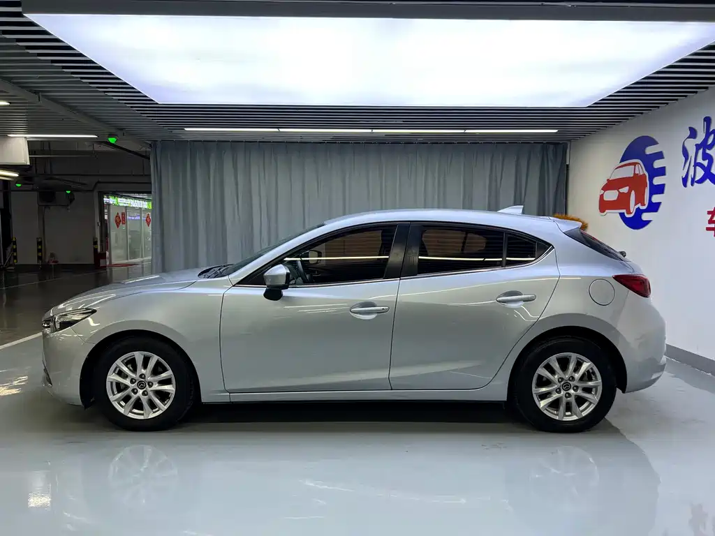 Mazda 3 Axela — миниатюра 4