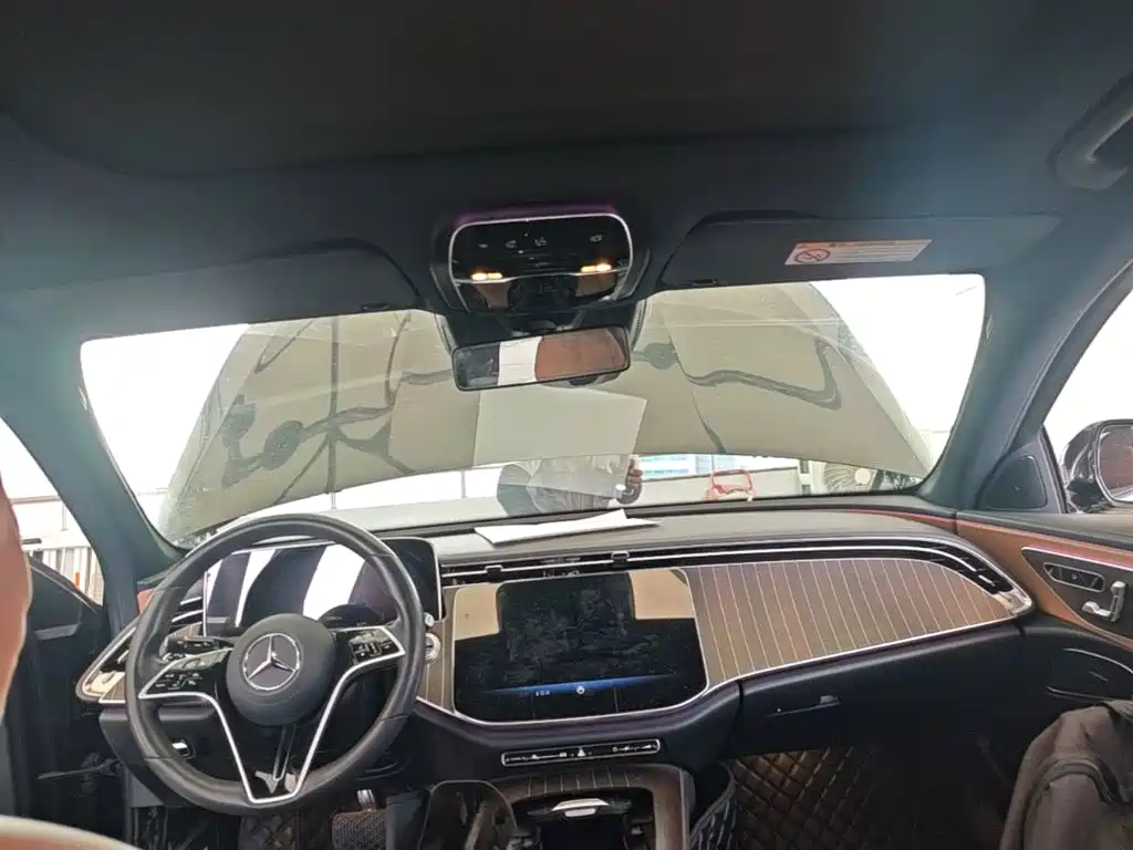 Mercedes-Benz E-Class — миниатюра 18