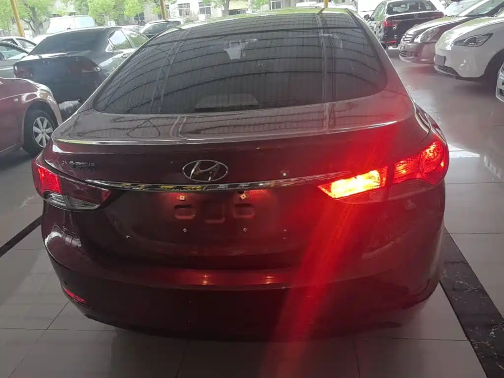 Hyundai Elantra Langdong — миниатюра 6