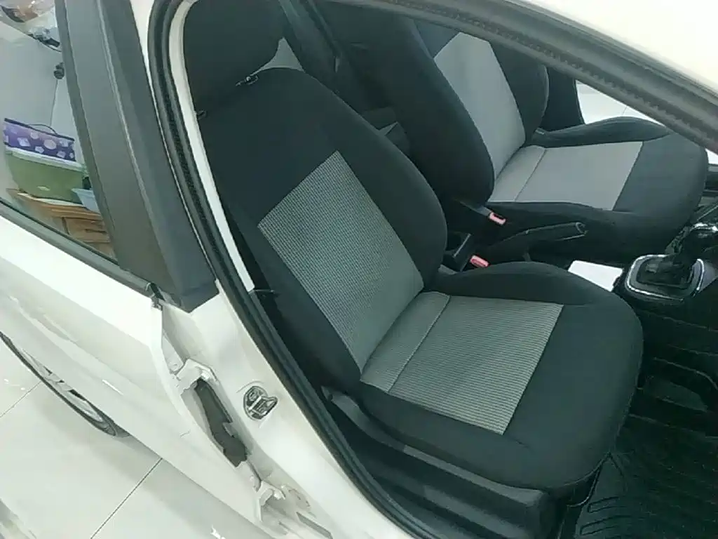 Volkswagen Polo — миниатюра 25