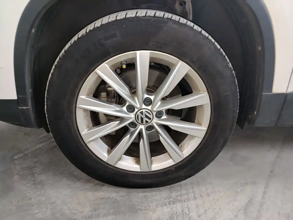 Volkswagen Tiguan — миниатюра 23