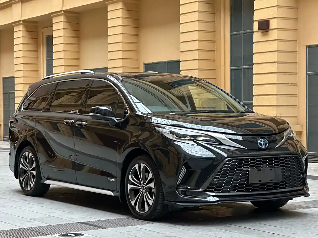 Toyota Granvia — миниатюра 3