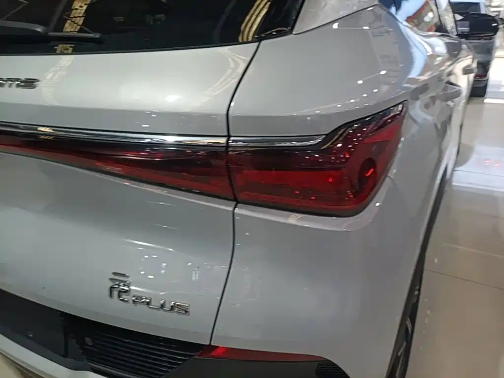 BYD Yuan Plus — миниатюра 8