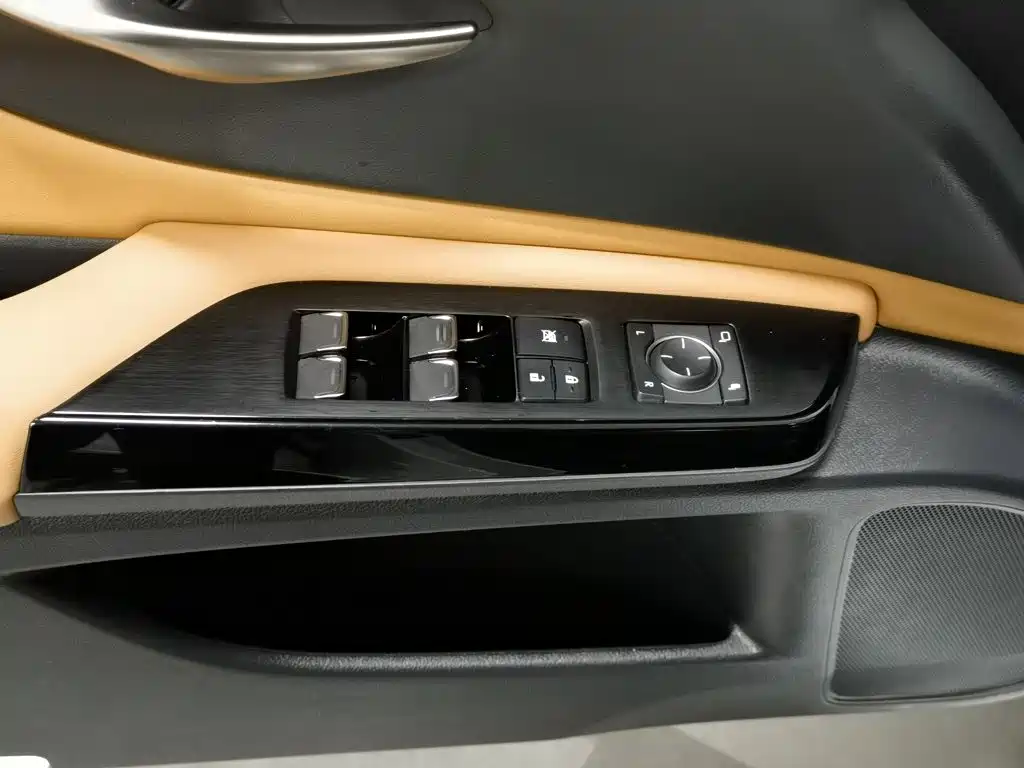 Lexus ES — миниатюра 9