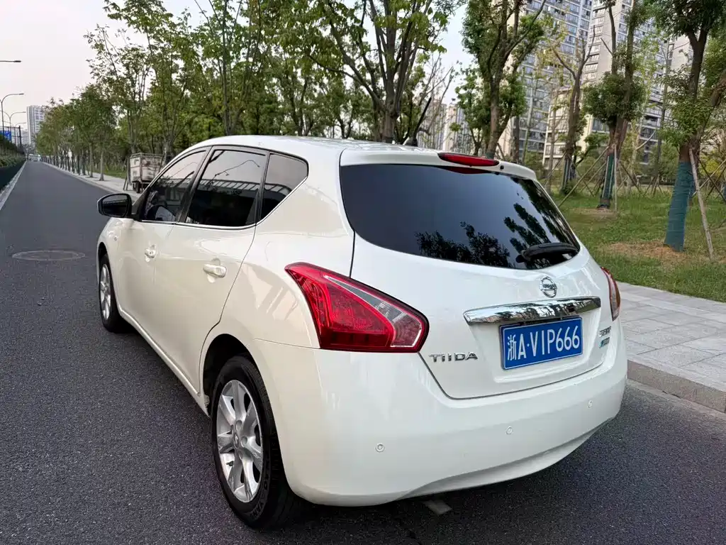 Nissan Tiida — миниатюра 4