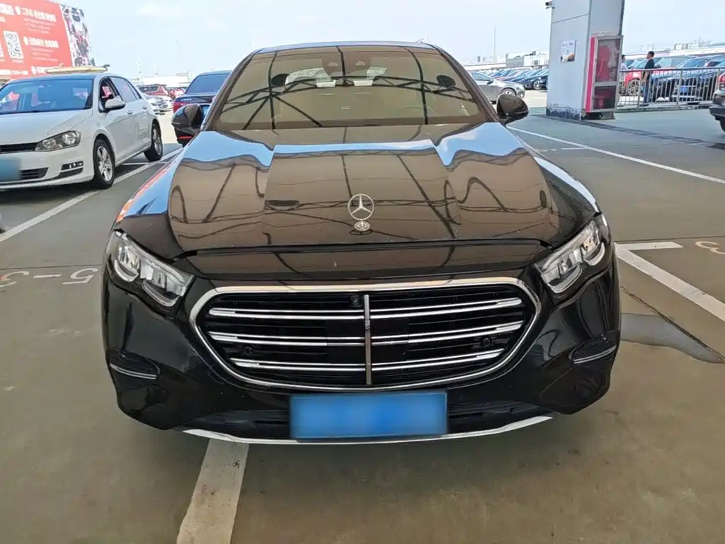 Mercedes-Benz E-Class — миниатюра 3