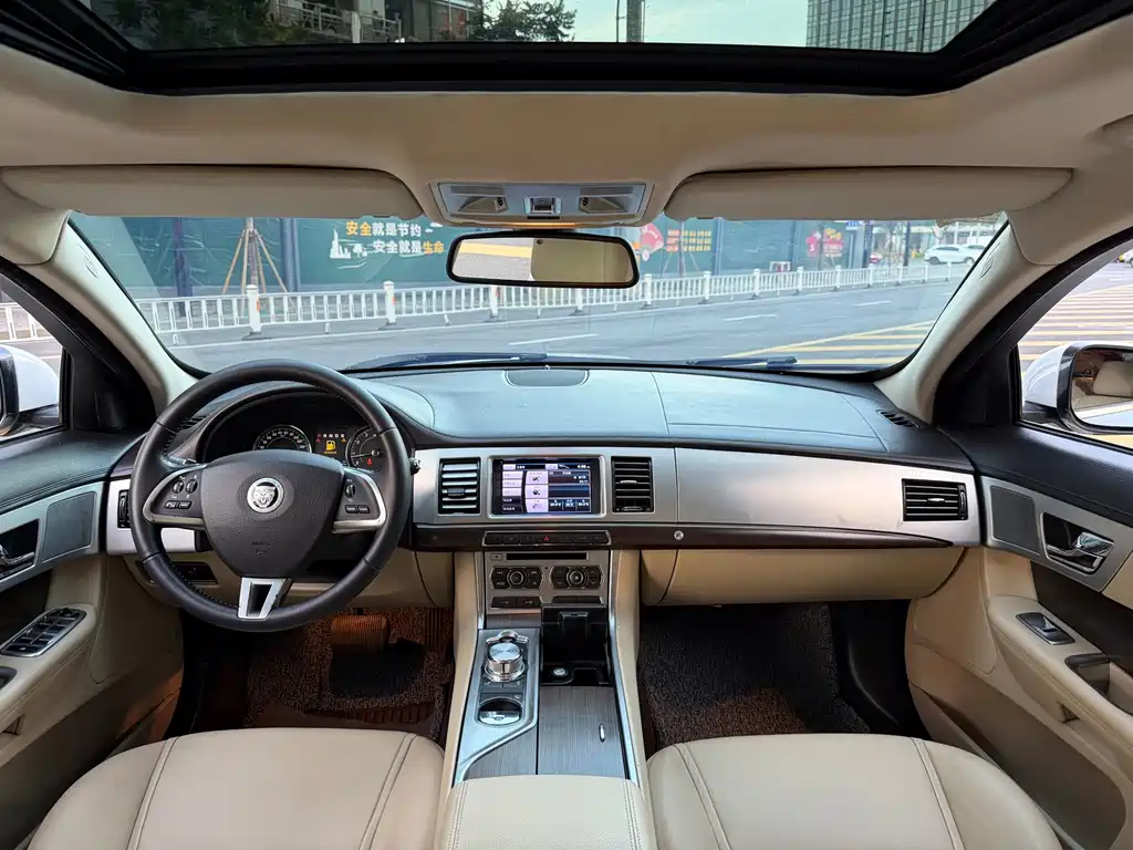 Jaguar XF — миниатюра 8