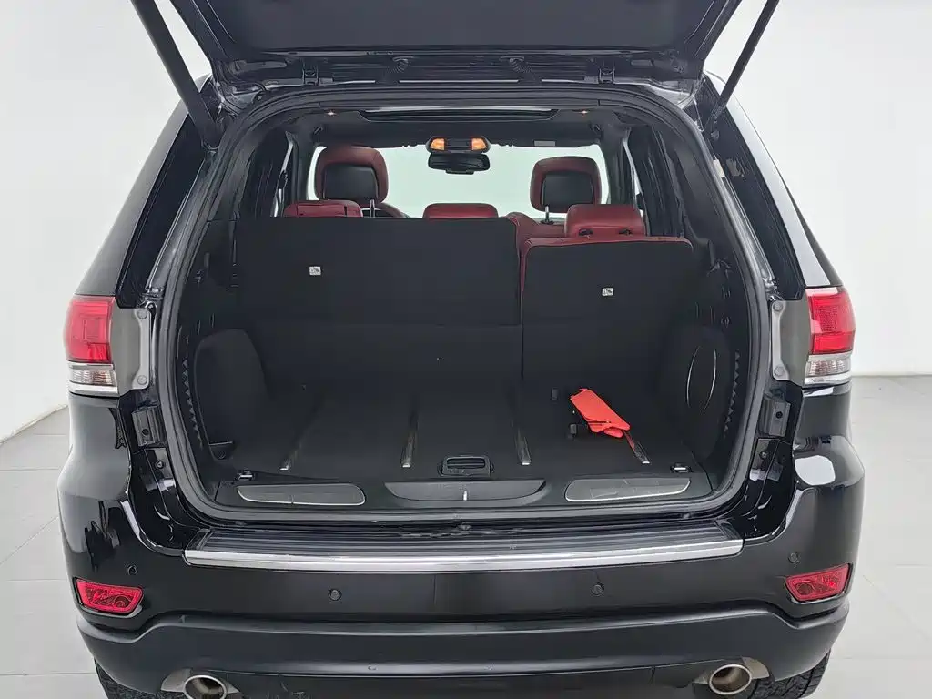 Jeep Grand Cherokee (Import) — миниатюра 16
