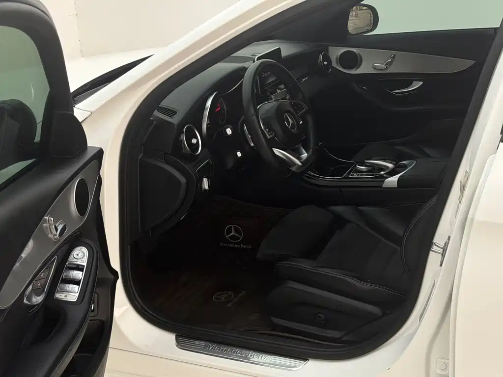 Mercedes-Benz C-Class — миниатюра 16