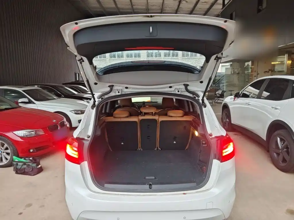 BMW 2 Series Active Tourer — миниатюра 19