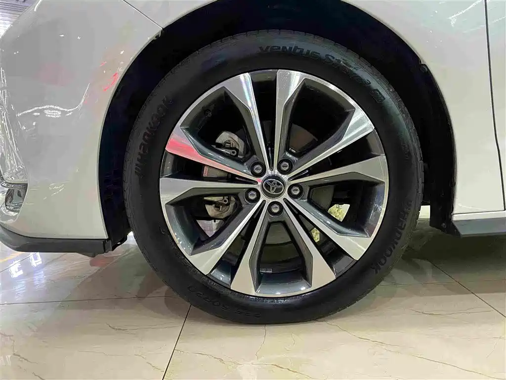 Toyota Granvia — миниатюра 5