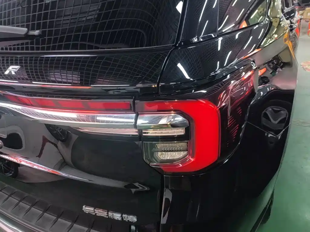 Ford Explorer — миниатюра 8