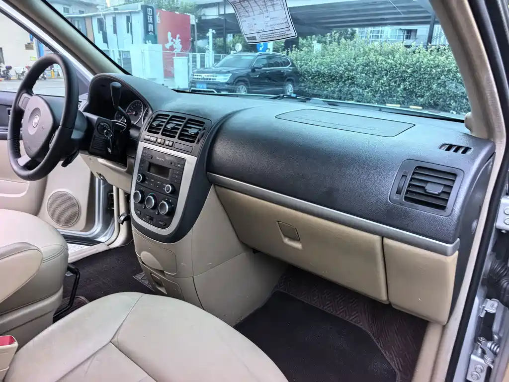 Buick GL8 — миниатюра 7