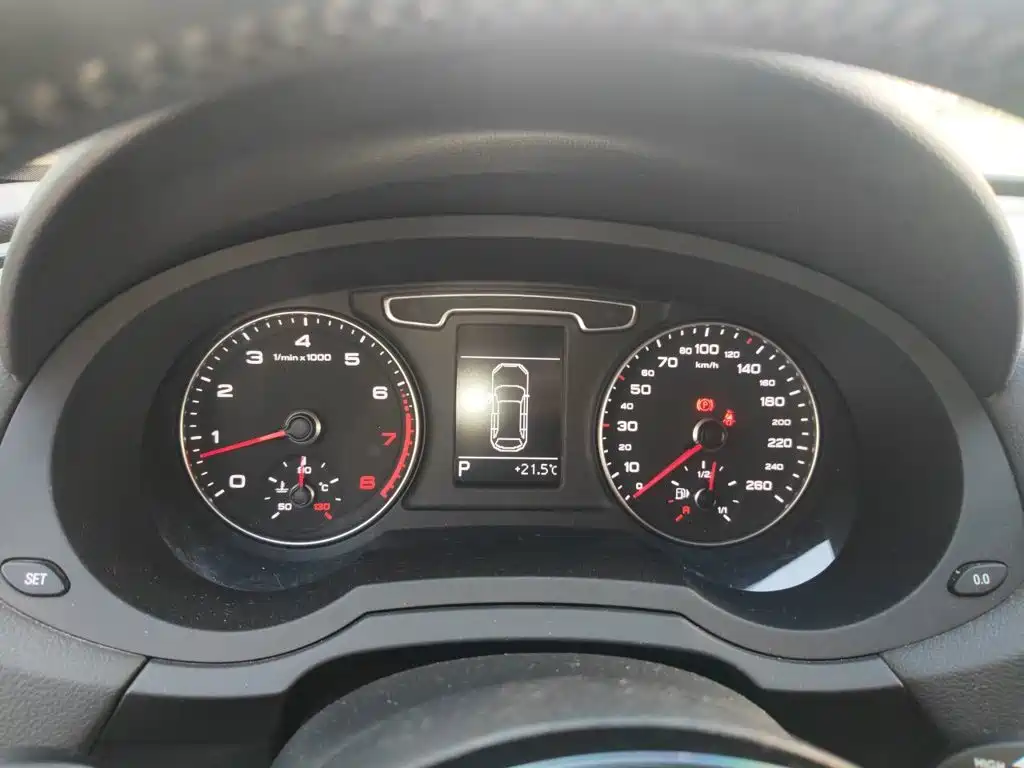 Audi Q3 — миниатюра 12