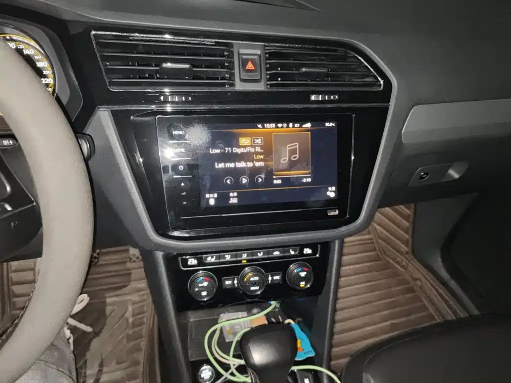 Volkswagen Tiguan L — миниатюра 6