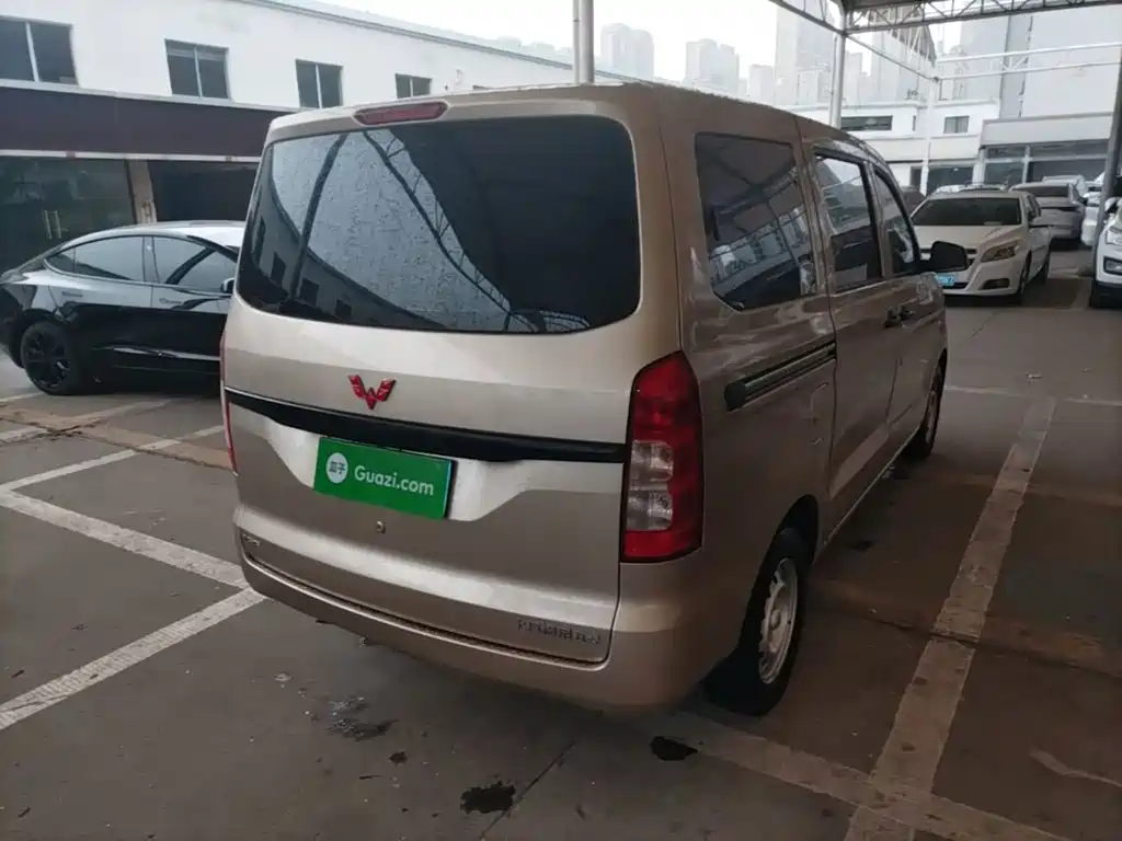 Wuling Hongguang V — миниатюра 7